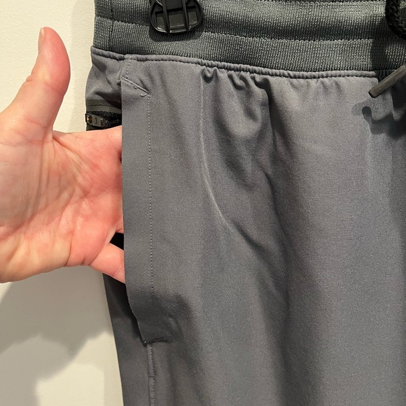 Under Armour loose fit joggers - Picture 4 of 9